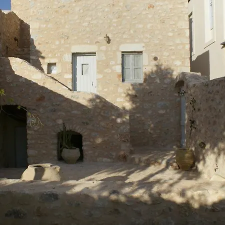 Guest house Karavi