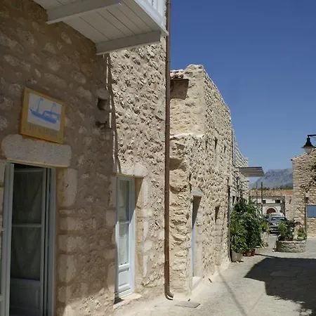 Karavi *