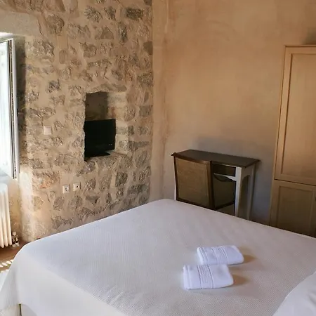 Guest house Karavi *